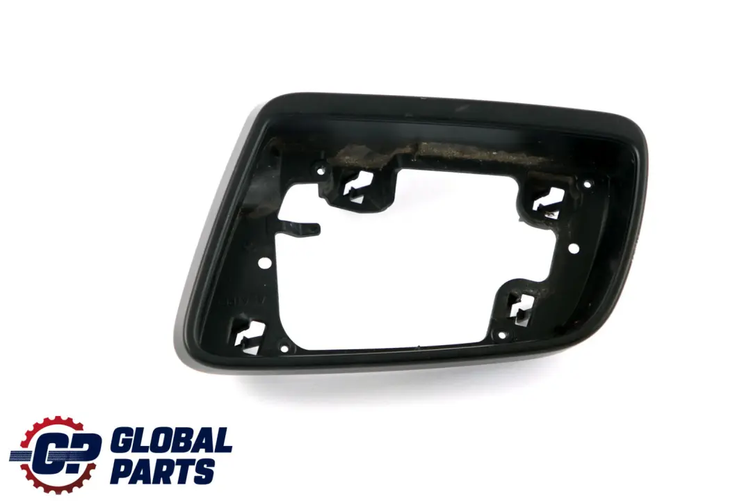 Bandeja Izquierda Anillo Espejo Exterior Negro para BMW E60 E61 E63 E64 con número de pieza 7174965 BMW E60 E61 E63 E64 Bandeja Izquierda Anillo Espejo Exterior Negro - SKU 7174965 - Número de pieza 7174965