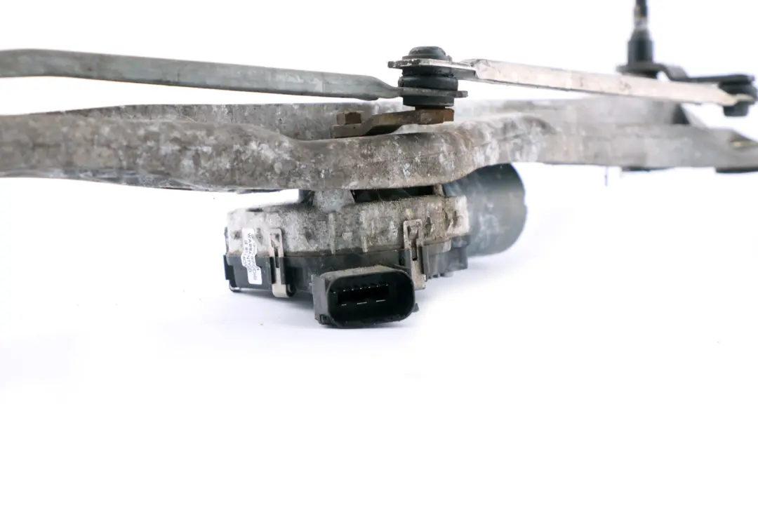 Front Wiper Linkage And Motor to BMW E65 E66 E67 with Part number 7078207 BMW E65 E66 E67 Front Wiper Linkage And Motor - SKU 7174969 - Part number 7078207