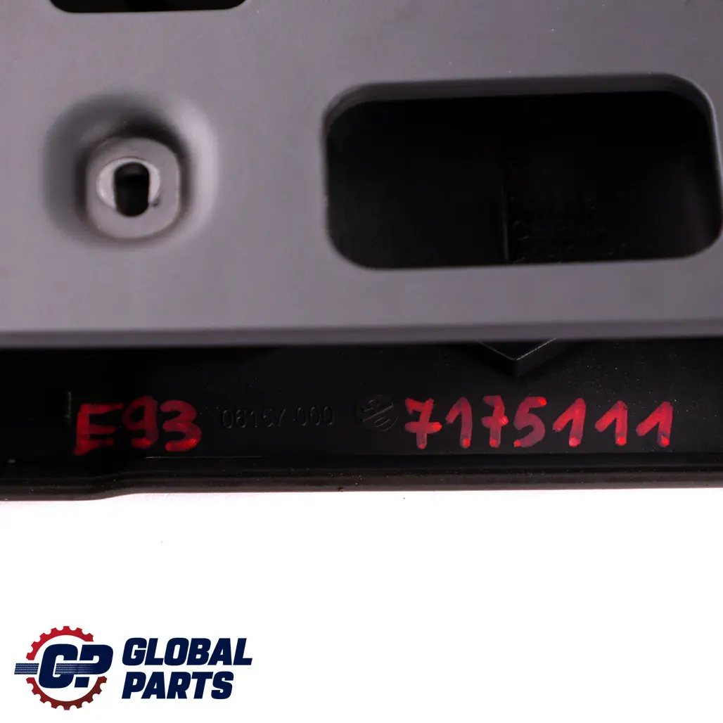 Trasero Izquierdo Rollover Cubierta Panel Trim Negro para BMW E93 Convertible con número de pieza 7175111 BMW E93 Convertible Trasero Izquierdo Rollover Cubierta Panel Trim Negro - SKU 7175111 - Número de pieza 7175111