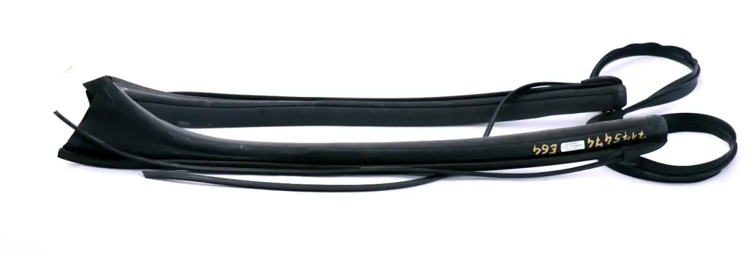 Sealing Windscreen Panel Column A Gasket Seal to BMW E64 Convertible with Part number 7175474 BMW E64 Convertible Sealing Windscreen Panel Column A Gasket Seal - SKU 7175474 - Part number 7175474