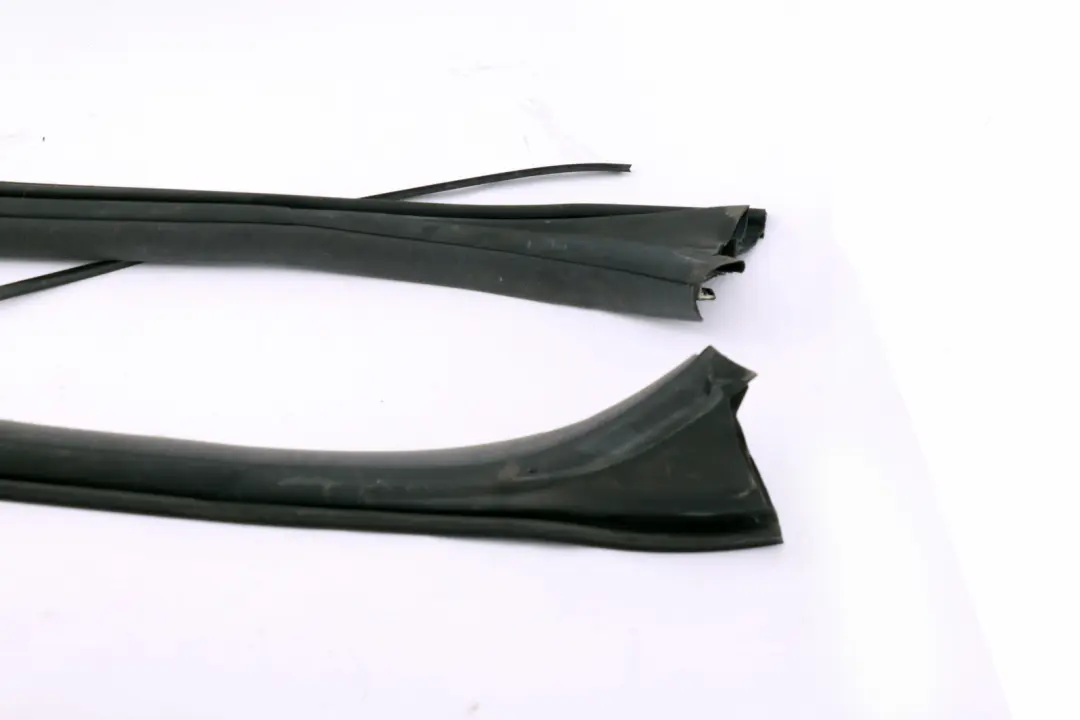 BMW Mini Cooper E64 Cabrio Abdichtung Windlauf A Säule SCHWARZ - SKU 7175474 - Teilenummer 7175474