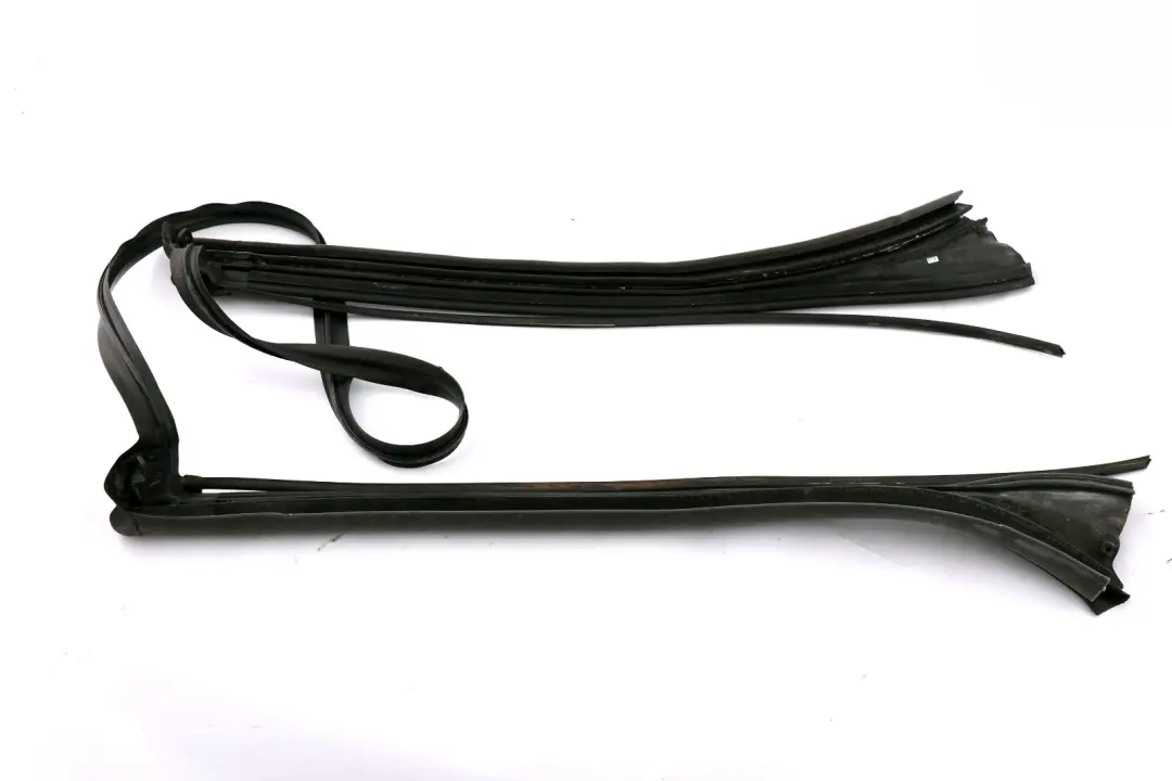 BMW Mini Cooper E64 Cabrio Abdichtung Windlauf A Säule SCHWARZ - SKU 7175474 - Teilenummer 7175474