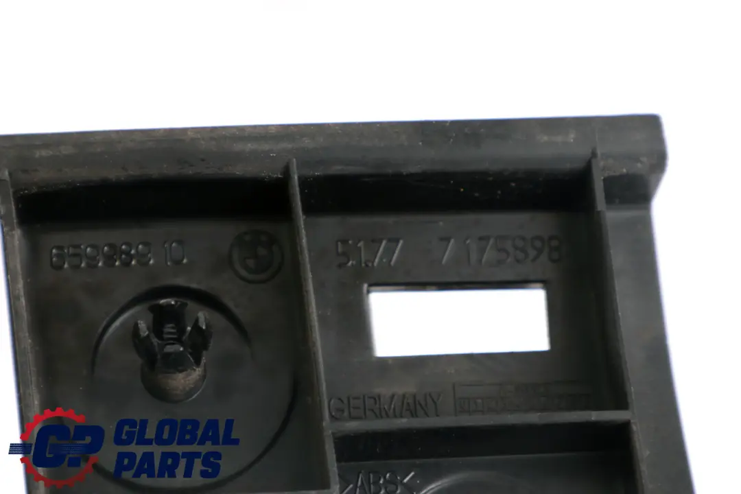 Halteleiste A-Säule rechts für BMW 1 er e81 e82 mit Teilenummer 7175898 BMW 1 er e81 e82 Halteleiste A-Säule rechts - SKU 7175898 - Teilenummer 7175898