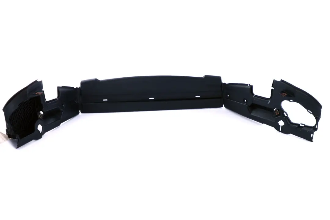 Condotto Aria Radiatore Trim U Shape per BMW E60 E61 LCI con numero di parte 7176719 BMW E60 E61 LCI Condotto Aria Radiatore Trim U Shape - SKU 7176719 - Numero di parte 7176719