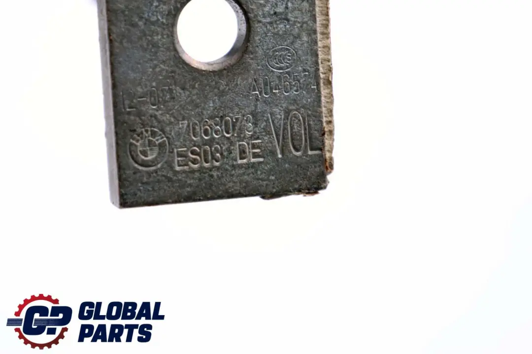 Front Left N/S Door Hinge Upper Black 7068673 to BMW 5 Series E60 E61 with Part number 7176847 BMW 5 Series E60 E61 Front Left N/S Door Hinge Upper Black 7068673 - SKU 7176847-BLK - Part number 7176847