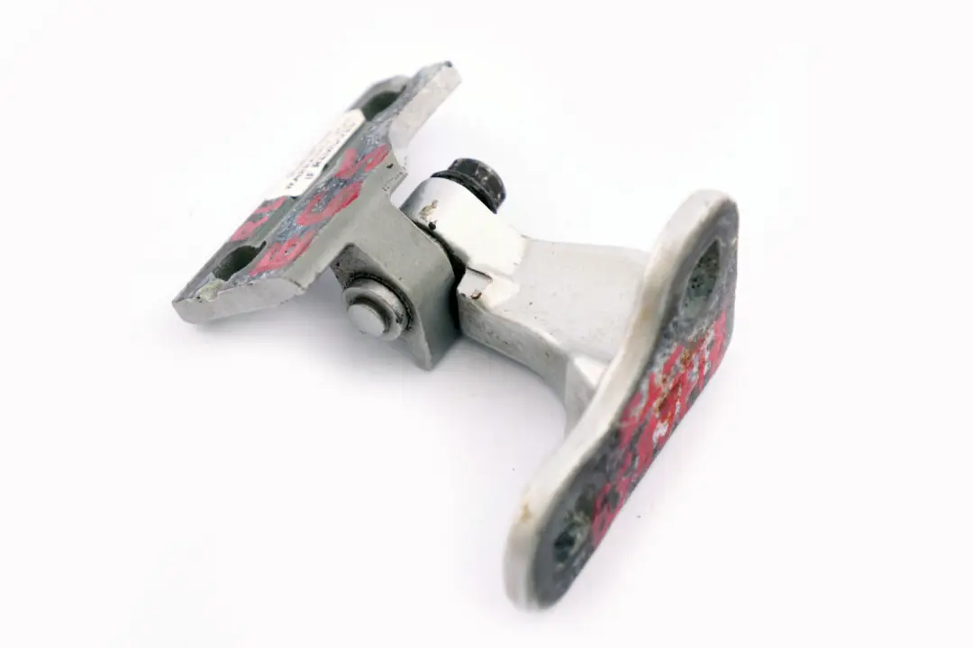 Charnière supérieure de porte avant gauche Titansilber Silver - 354 pour BMW E65 à propos du numéro de pièce 7176859 BMW E65 Charnière supérieure de porte avant gauche Titansilber Silver - 354 - SKU 7176859-TS - Numéro de pièce 7176859