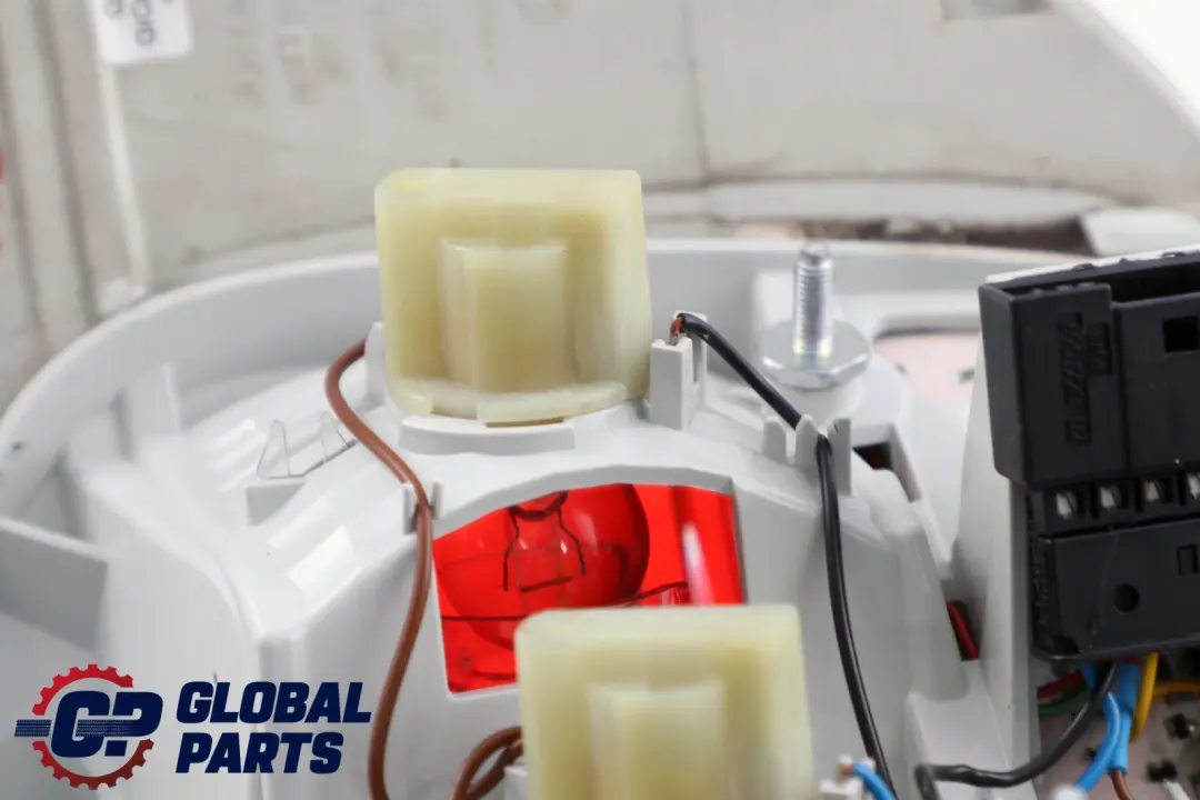 BMW 5 Reihe E61 LCI Heckleuchte Seitenwand Rechts Weiss - SKU 7177694 - Teilenummer 7177694