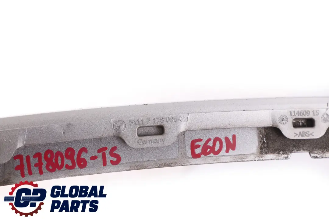 Cubierta moldura frontal plateado para BMW E60N E61N con número de pieza 7178096 BMW E60N E61N Cubierta moldura frontal plateado - SKU 7178096-TS - Número de pieza 7178096