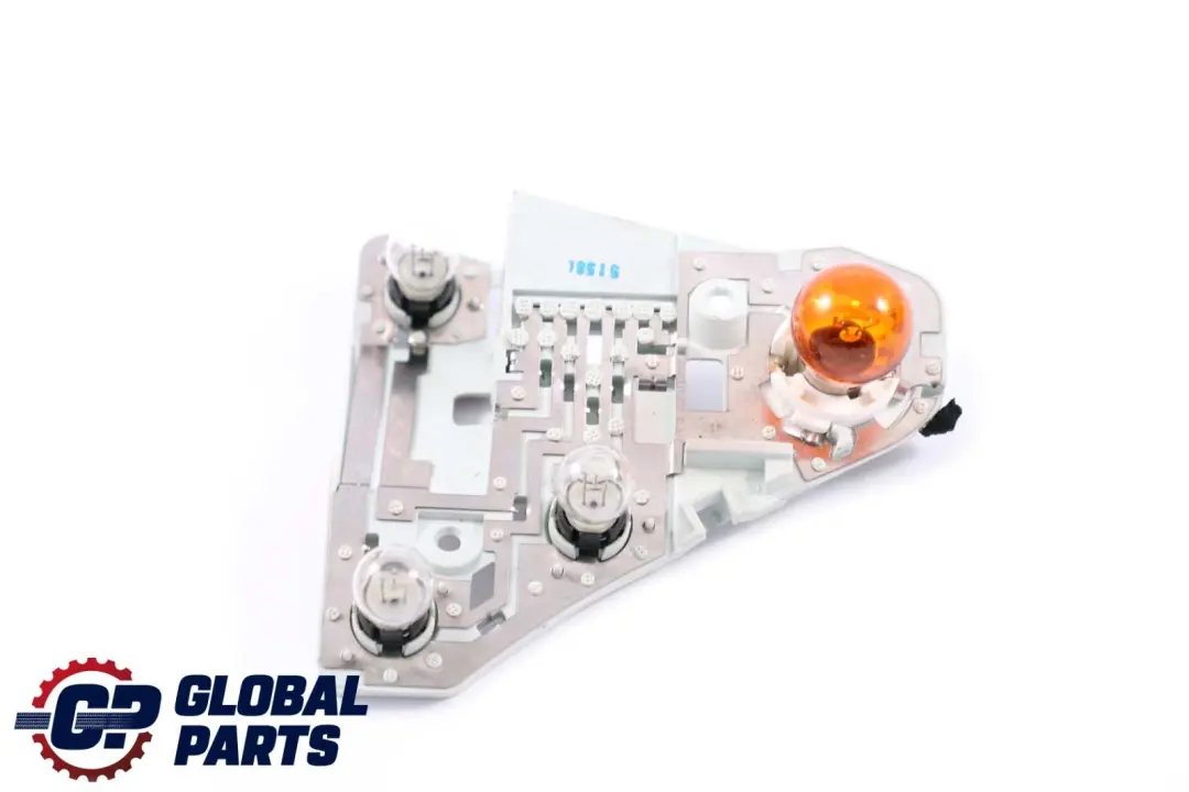Support d'Ampoule pour Feu de Panneau Latéral Arrière Droit pour BMW E93 à propos du numéro de pièce 7178384 BMW E93 Support d'Ampoule pour Feu de Panneau Latéral Arrière Droit - SKU 7178384 - Numéro de pièce 7178384