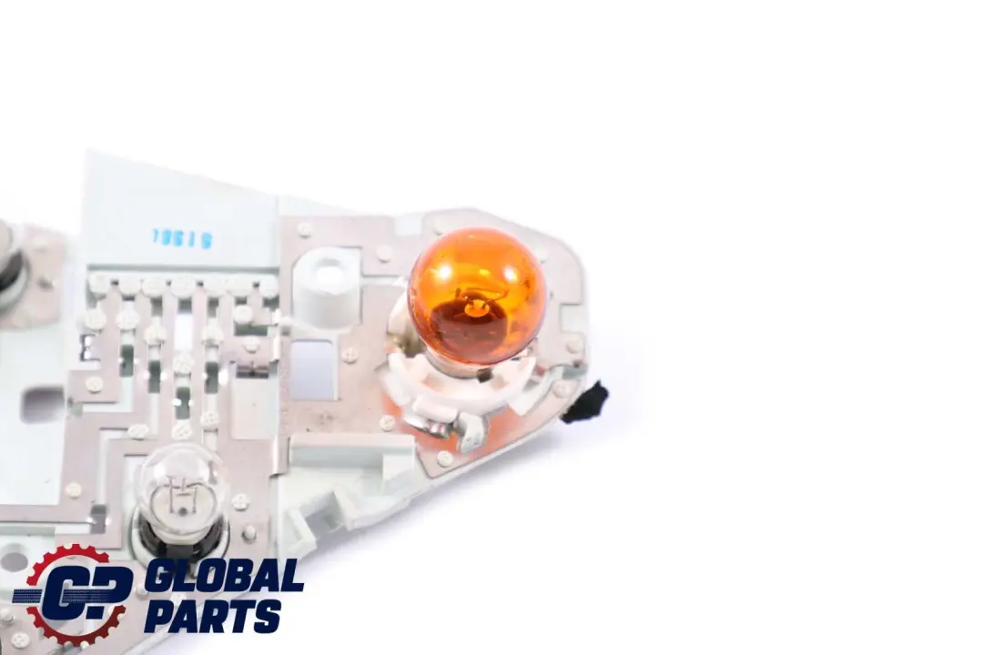 Support d'Ampoule pour Feu de Panneau Latéral Arrière Droit pour BMW E93 à propos du numéro de pièce 7178384 BMW E93 Support d'Ampoule pour Feu de Panneau Latéral Arrière Droit - SKU 7178384 - Numéro de pièce 7178384