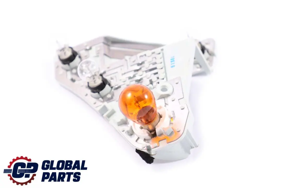 Panel Lateral Luz Lámpara Portalámparas Enchufe Trasero Derecho para BMW E93 con número de pieza 7178384 BMW E93 Panel Lateral Luz Lámpara Portalámparas Enchufe Trasero Derecho - SKU 7178384 - Número de pieza 7178384