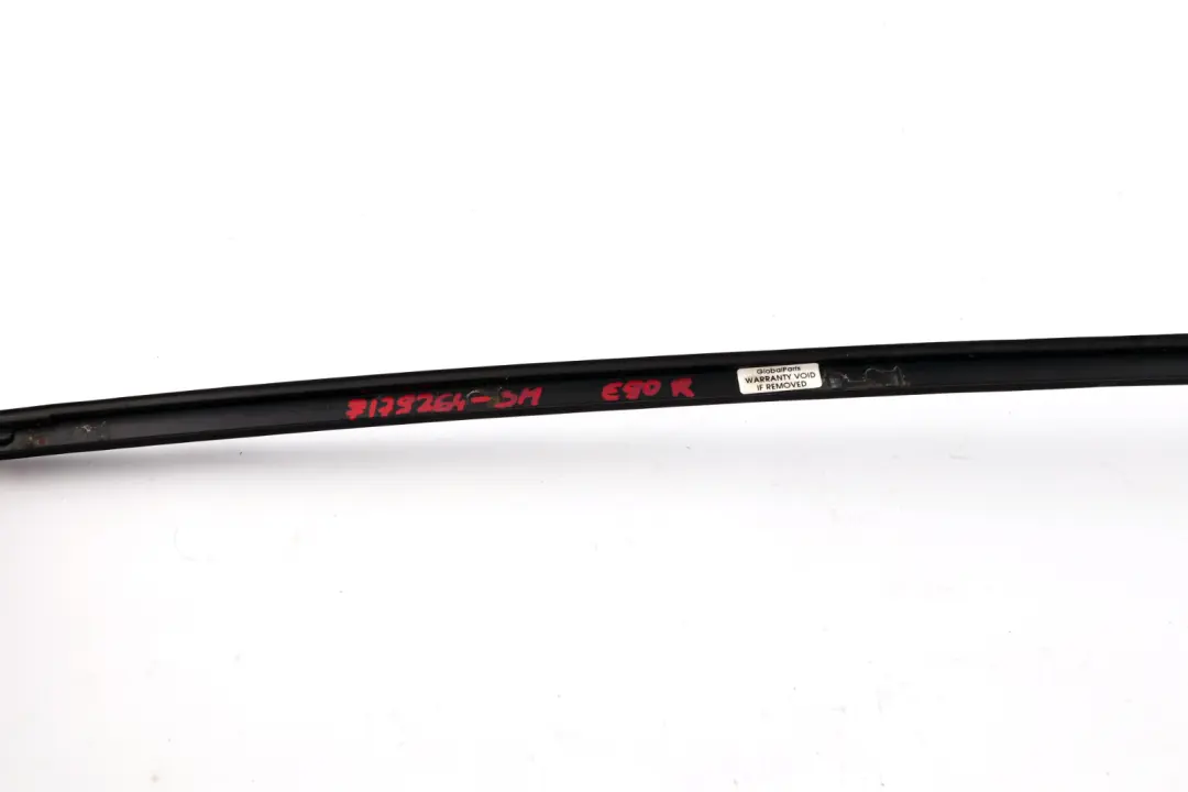 Striscia rivestimento parabrezza anteriore goccia destra Schwarz per BMW E90 E91 LCI con numero di parte 7179264 BMW E90 E91 LCI Striscia rivestimento parabrezza anteriore goccia destra Schwarz - SKU 7179264-SM - Numero di parte 7179264