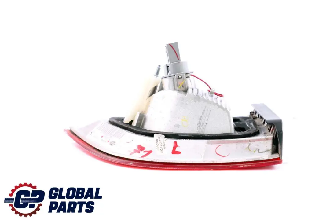 Feu Arrière dans le Couvercle du Coffre Gauche pour BMW X6 E71 E72 à propos du numéro de pièce 7179987 BMW X6 E71 E72 Feu Arrière dans le Couvercle du Coffre Gauche - SKU 7179987 - Numéro de pièce 7179987