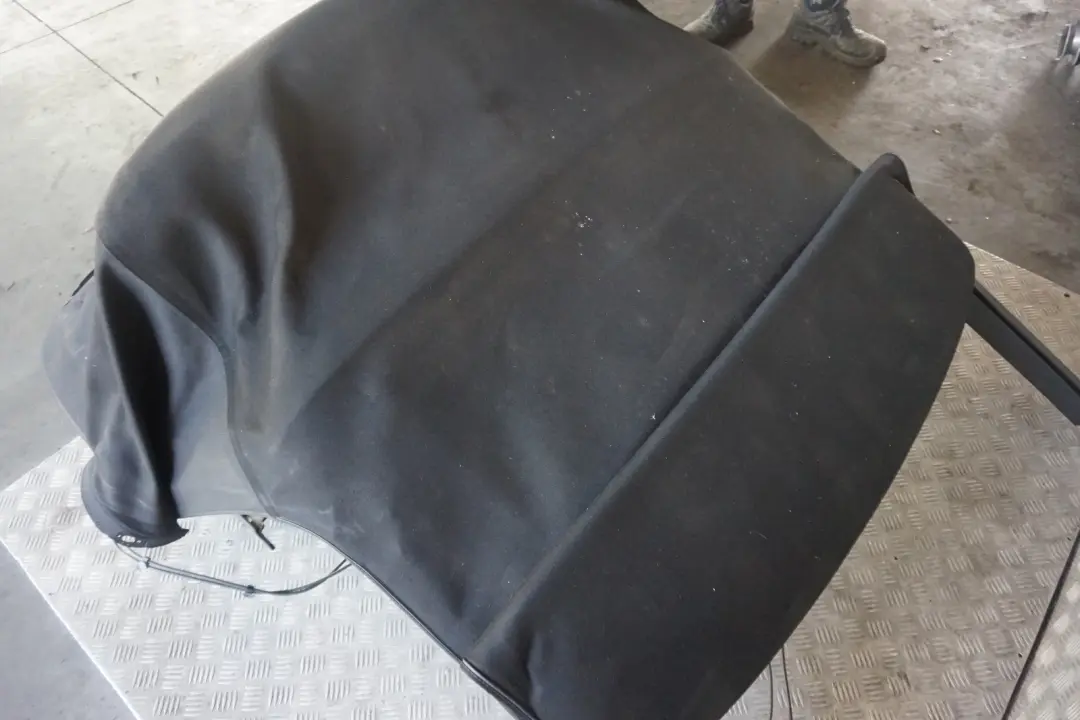 Roof Retractable Folding Top Hardtop to BMW Mini Cooper One R52 Cabrio Convertible with Part number 7180037 BMW Mini Cooper One R52 Cabrio Convertible Roof Retractable Folding Top Hardtop - SKU 7180037 - Part number 7180037