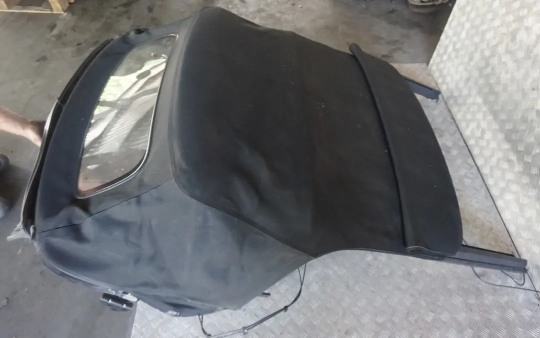 Roof Retractable Folding Top Hardtop to BMW Mini Cooper One R52 Cabrio Convertible with Part number 7180037 BMW Mini Cooper One R52 Cabrio Convertible Roof Retractable Folding Top Hardtop - SKU 7180037 - Part number 7180037