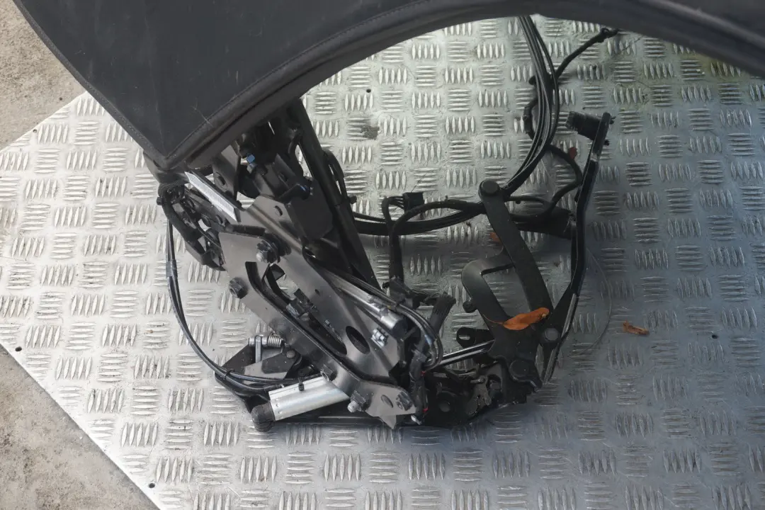 Complete Cabrio Convertible Complete Folding Soft Top Roof to BMW 1 Series E88 with Part number 7180135 BMW 1 Series E88 Complete Cabrio Convertible Complete Folding Soft Top Roof - SKU 7180135-1 - Part number 7180135