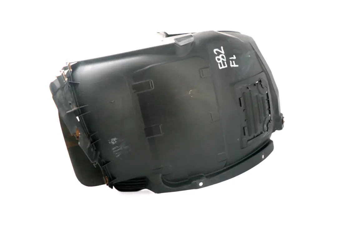 Arco Ruota Anteriore Fondo Alloggiamento Paraspruzzi Sinistra per BMW E82 con numero di parte 7180149 BMW E82 Arco Ruota Anteriore Fondo Alloggiamento Paraspruzzi Sinistra - SKU 7180149 - Numero di parte 7180149