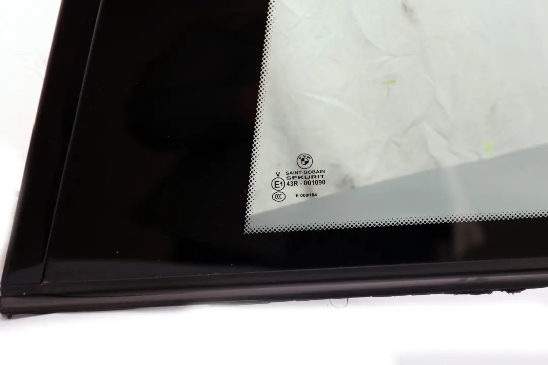 Vetro laterale porta posteriore sinistra Nero AS3 Nero Trim per BMW E92 con numero di parte 7180513 BMW E92 Vetro laterale porta posteriore sinistra Nero AS3 Nero Trim - SKU 7180513 - Numero di parte 7180513
