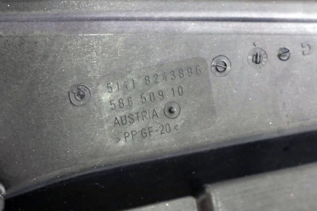 BMW E65 E66 Supporto Porta Anteriore Destra 8243896 - SKU 7181060 - Numero di parte 7181060