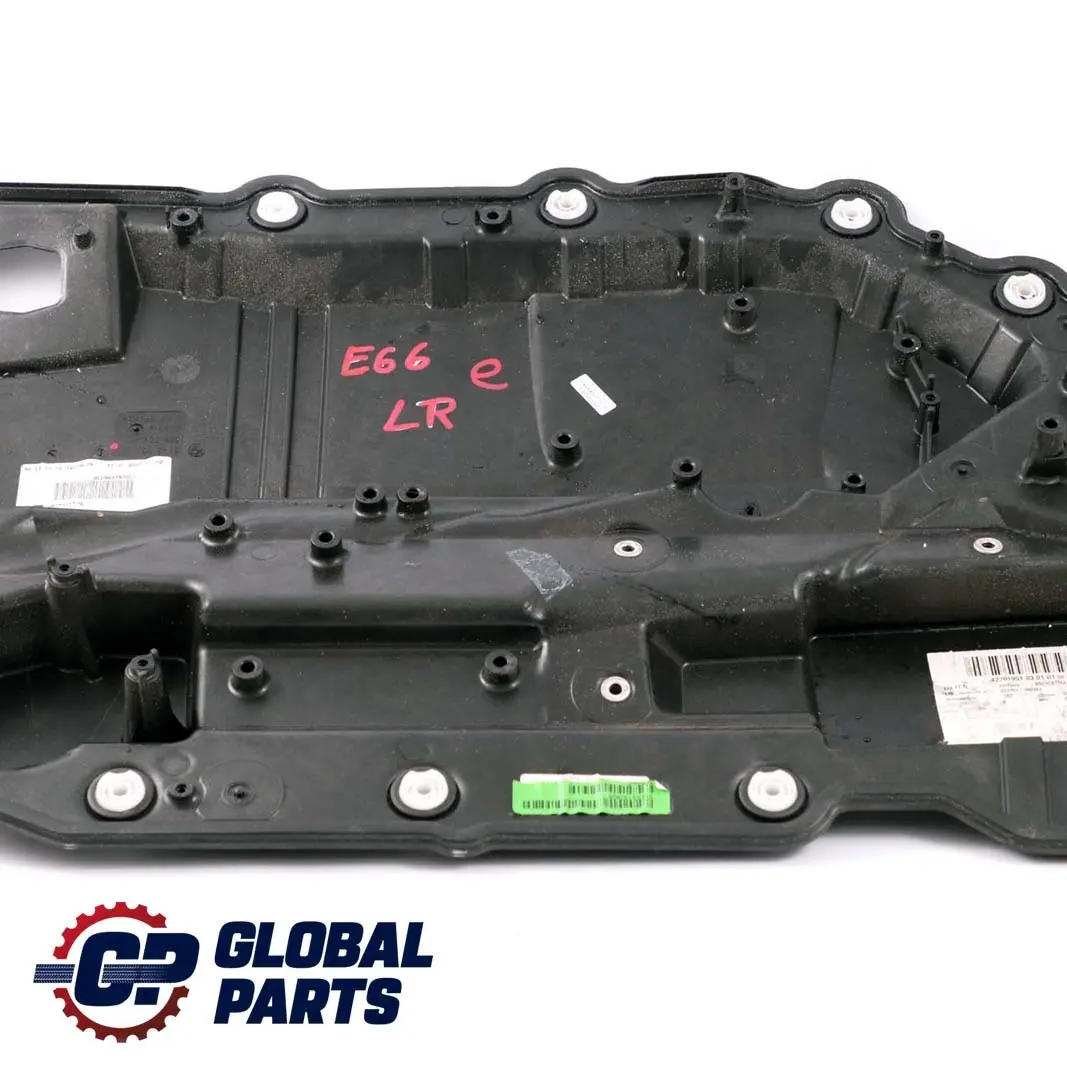 Boczek wspornik drzwi lewy tył do BMW 7 E66 o numerze 7181069 BMW 7 E66 Boczek wspornik drzwi lewy tył - SKU 7181069 - Numer Części 7181069