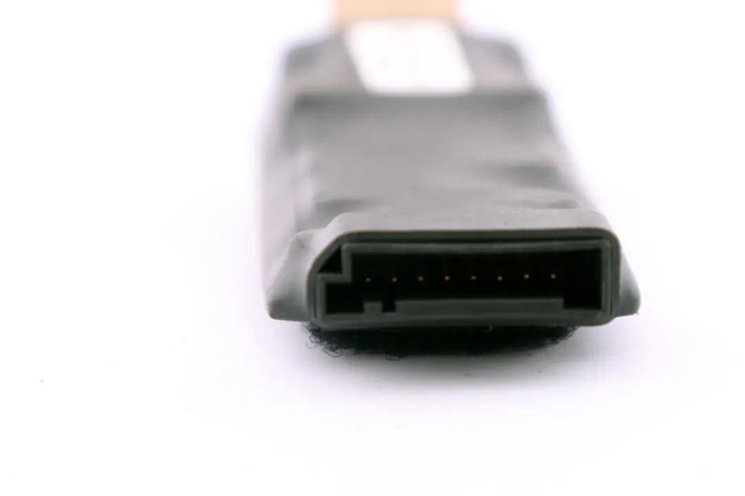 Złącze 7 do BMW E90 E60 o numerze 7181149 BMW E90 E60 Złącze 7 - SKU 7181149 - Numer Części 7181149