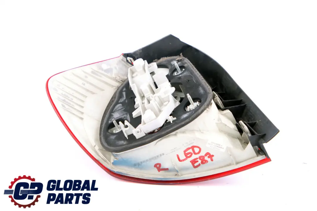 Prawa Lampa Tylna Prawy Tył do BMW E81 E87 LCI o numerze 7181298 BMW E81 E87 LCI Prawa Lampa Tylna Prawy Tył - SKU 7181298 - Numer Części 7181298