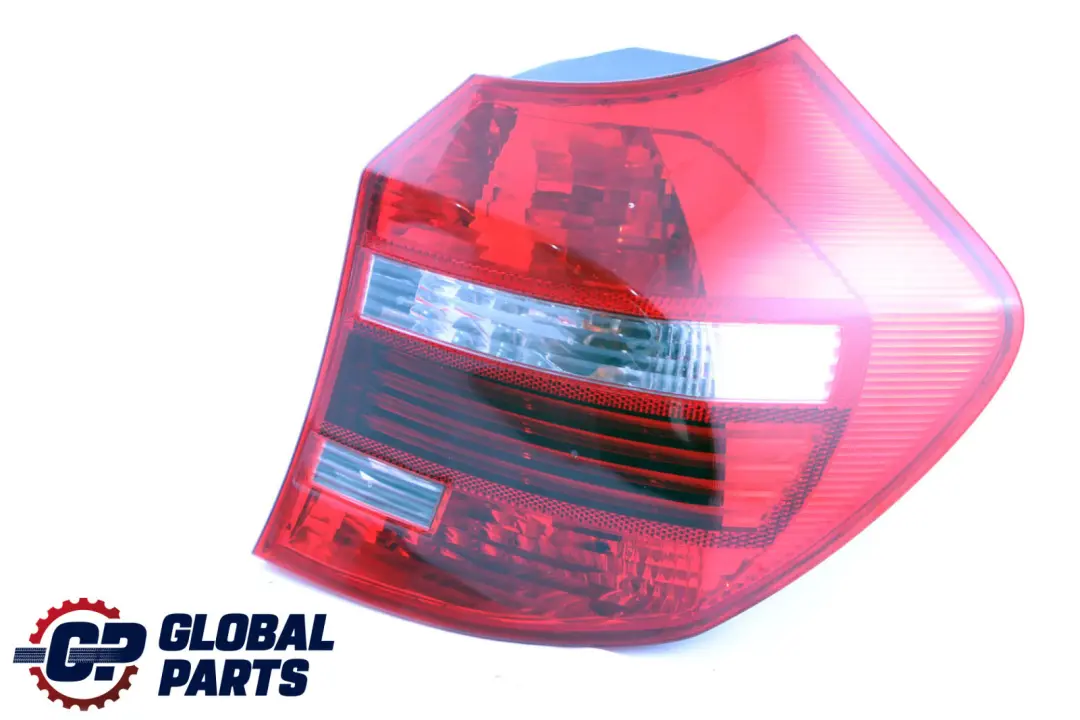 LED Feu arrière droit dans le panneau latéral pour BMW E81 E87 LCI à propos du numéro de pièce 7181298 BMW E81 E87 LCI LED Feu arrière droit dans le panneau latéral - SKU 7181298 - Numéro de pièce 7181298