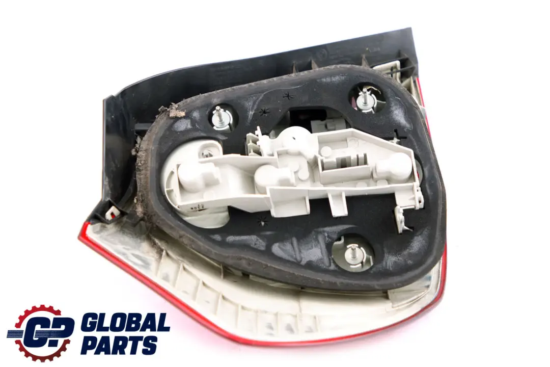 LED Luz Trasera Derecha En Panel Lateral para BMW E81 E87 LCI con número de pieza 7181298 BMW E81 E87 LCI LED Luz Trasera Derecha En Panel Lateral - SKU 7181298 - Número de pieza 7181298