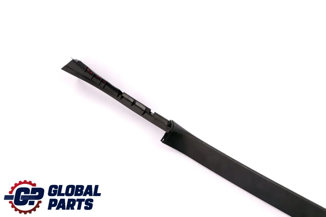 Tapa Marco Ventana Puerta Delantera Derecha Negro para BMW F10 F11 con número de pieza 7182012 BMW F10 F11 Tapa Marco Ventana Puerta Delantera Derecha Negro - SKU 7182012 - Número de pieza 7182012