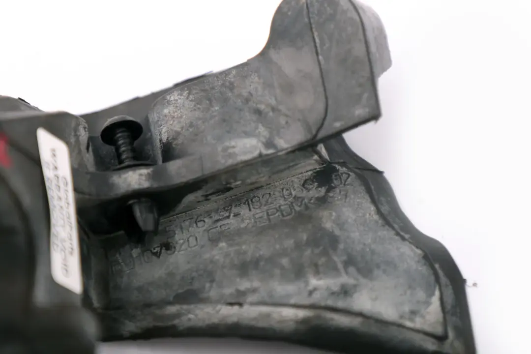 Capo del Motor Tapa De Goma De Sellado Izquierda para BMW E81 E87 E88 LCI con número de pieza 7182059 BMW E81 E87 E88 LCI Capo del Motor Tapa De Goma De Sellado Izquierda - SKU 7182059 - Número de pieza 7182059