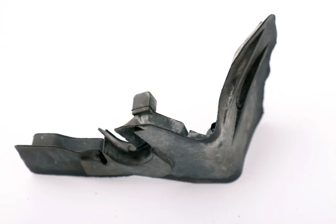 Cappuccio Motore Copertura Gomma Sigillante Sinistra per BMW E81 E87 E88 LCI con numero di parte 7182059 BMW E81 E87 E88 LCI Cappuccio Motore Copertura Gomma Sigillante Sinistra - SKU 7182059 - Numero di parte 7182059