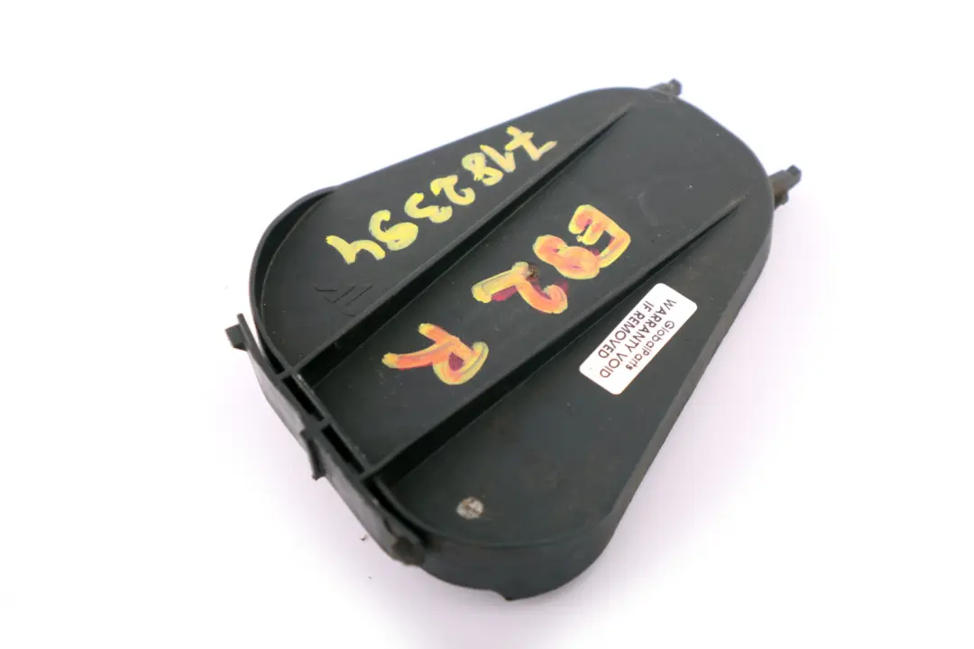 BMW E90 E92 E93 Dekiel Osłona Zaślepka Lampa Prawa - SKU 7182394 - Numer Części 7182394
