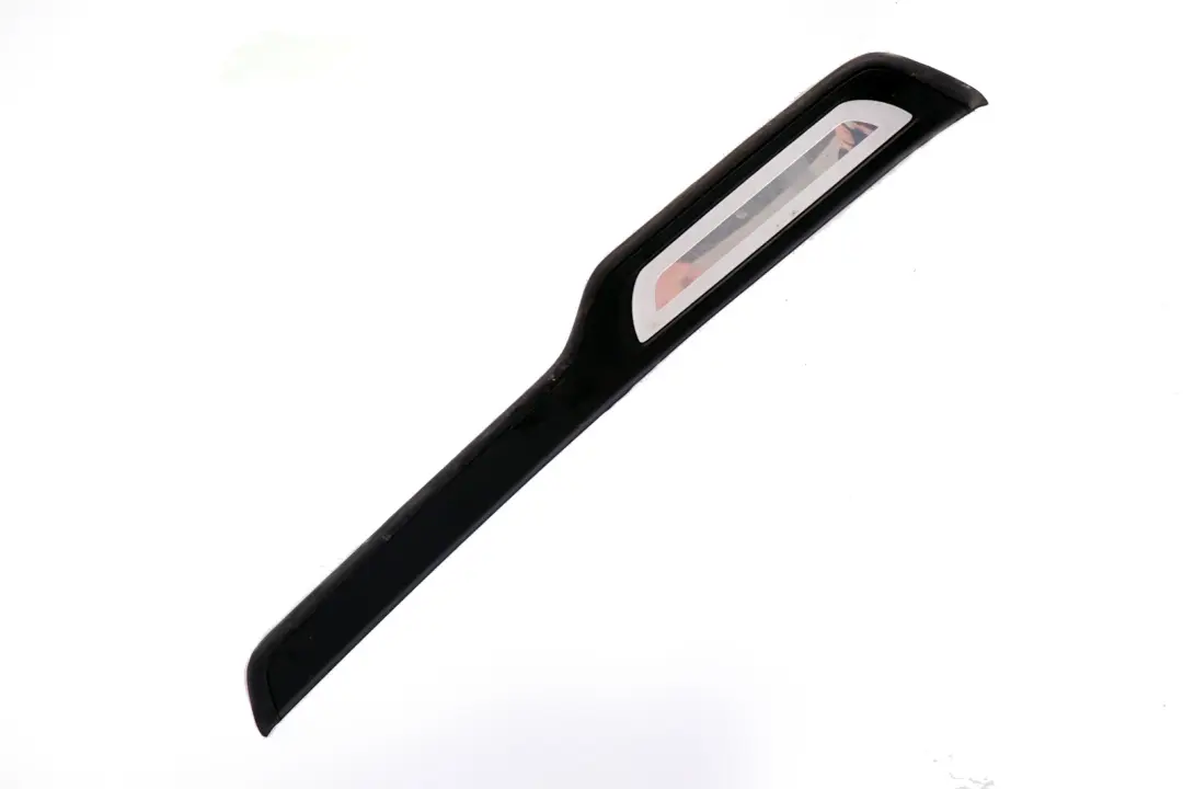 Tapa Entrada 320Si Trasera Izquierda para BMW 3 E90 E91 LCI con número de pieza 7183113 BMW 3 E90 E91 LCI Tapa Entrada 320Si Trasera Izquierda - SKU 7183113-1 - Número de pieza 7183113