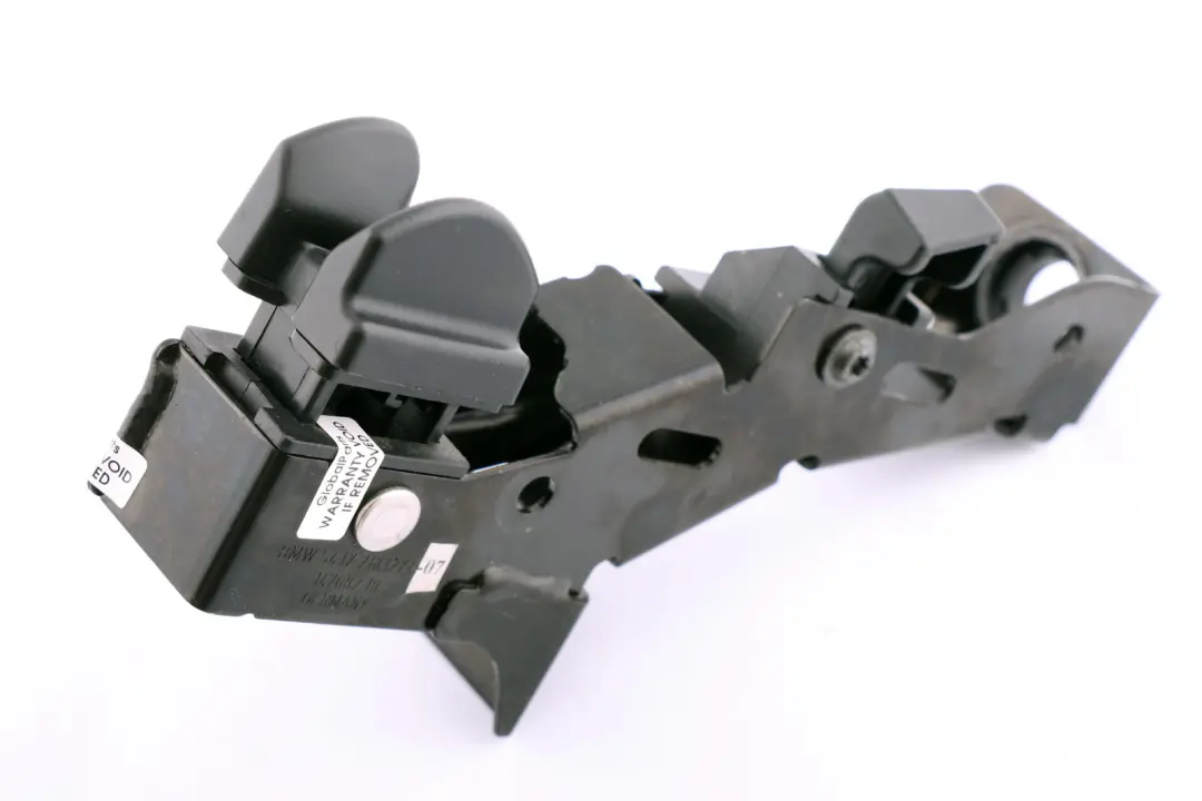 Left N/S Convertible Support Block Shelf Bracket to BMW 3 Series E93 with Part number 7183273 BMW 3 Series E93 Left N/S Convertible Support Block Shelf Bracket - SKU 7183273 - Part number 7183273