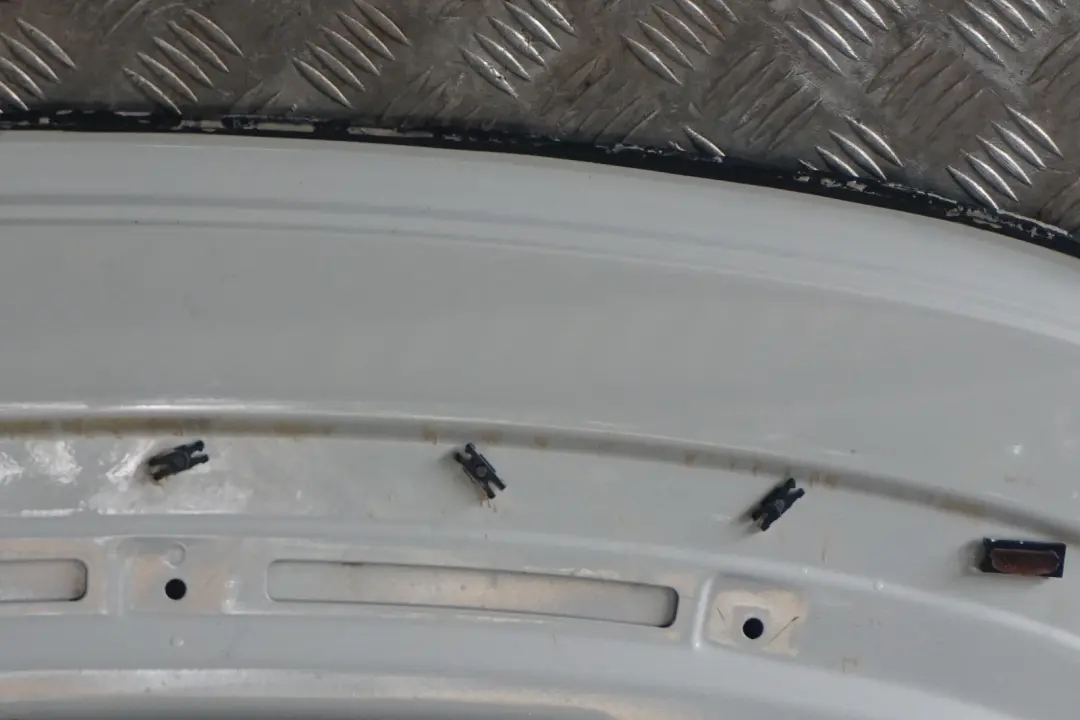 Osłona zamykanie dachu maskownica do BMW E93 CABRIO o numerze 7183310 BMW E93 CABRIO Osłona zamykanie dachu maskownica - SKU 7183310-AW - Numer Części 7183310