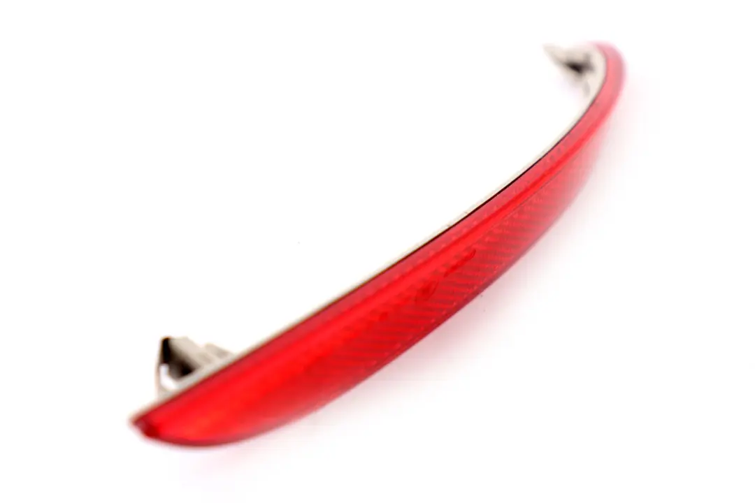 Riflettore Paraurti Posteriore Destro per BMW E60 LCI con numero di parte 7183914 BMW E60 LCI Riflettore Paraurti Posteriore Destro - SKU 7183914 - Numero di parte 7183914