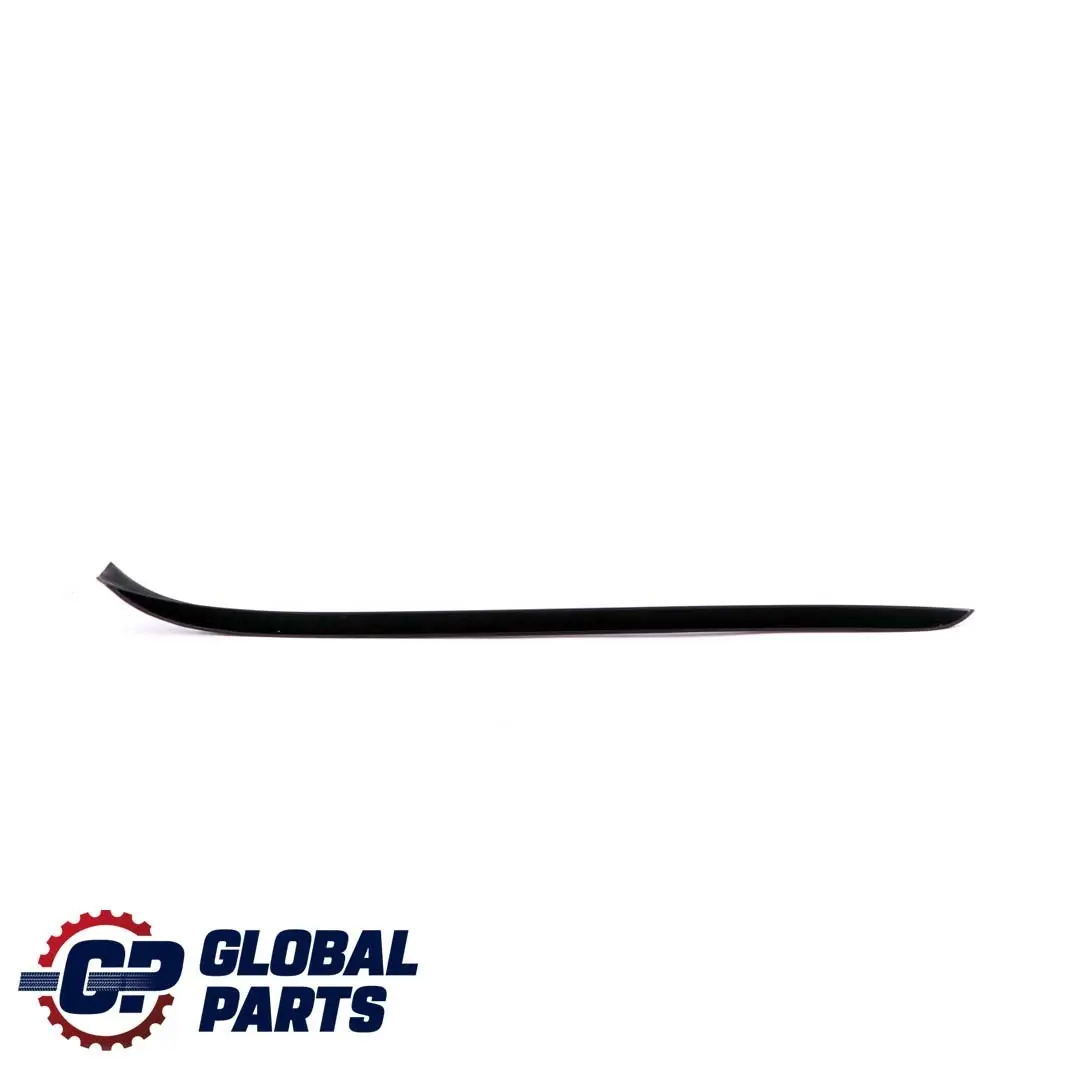 Striscia rivestimento parabrezza goccia anteriore sinistra per BMW E90 E91 con numero di parte 7184005 BMW E90 E91 Striscia rivestimento parabrezza goccia anteriore sinistra - SKU 7184005 - Numero di parte 7184005