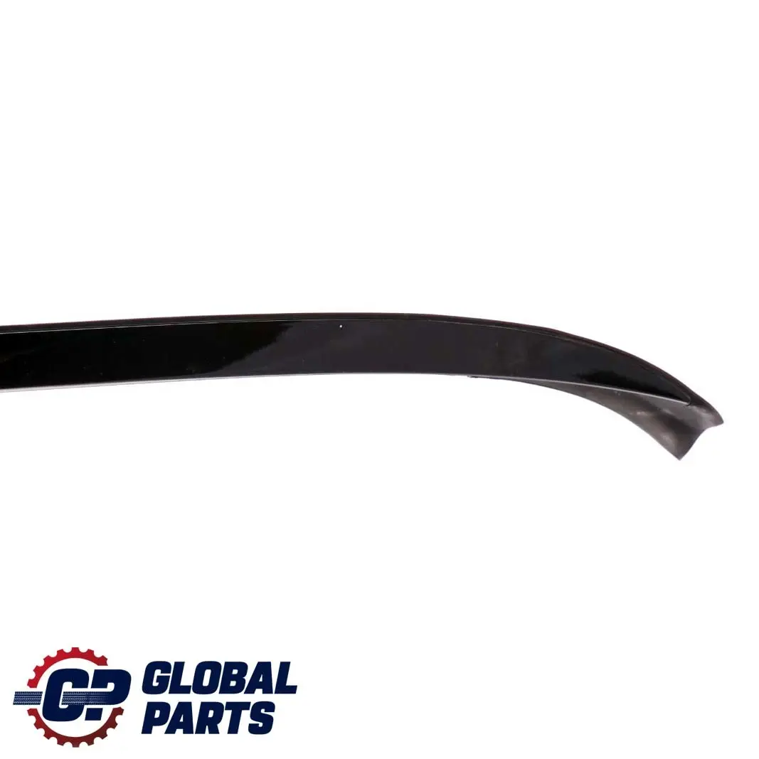 Striscia rivestimento parabrezza goccia anteriore sinistra per BMW E90 E91 con numero di parte 7184005 BMW E90 E91 Striscia rivestimento parabrezza goccia anteriore sinistra - SKU 7184005 - Numero di parte 7184005
