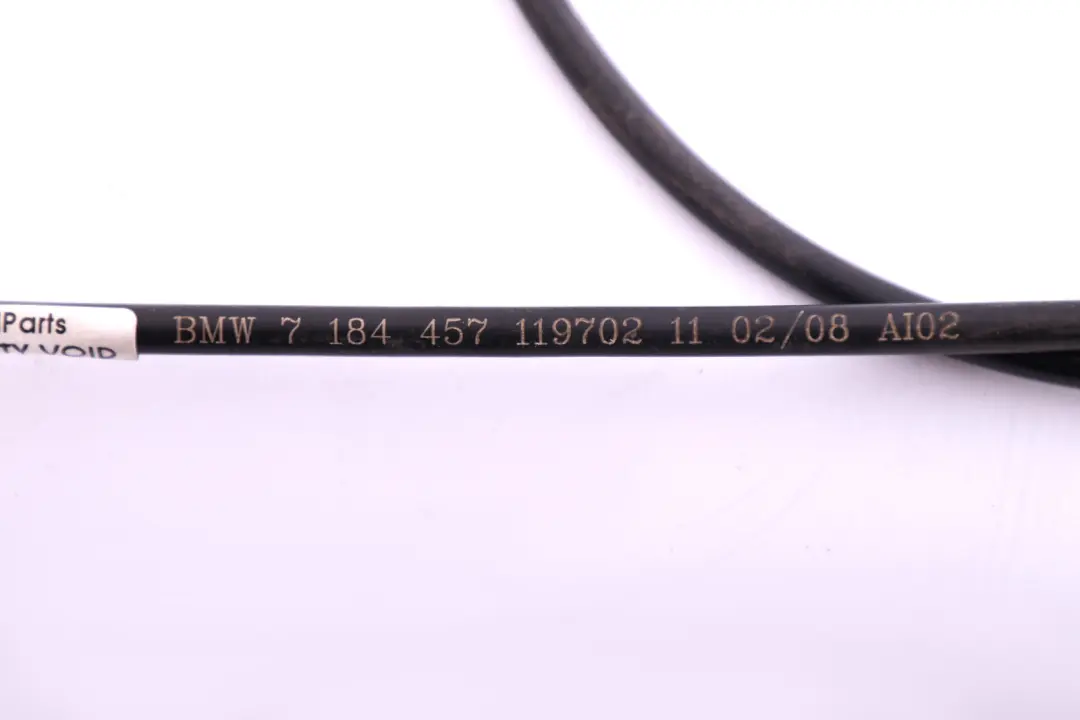 Linka otwierania maski cięgno do BMW E82 o numerze 7184457 BMW E82 Linka otwierania maski cięgno - SKU 7184457 - Numer Części 7184457