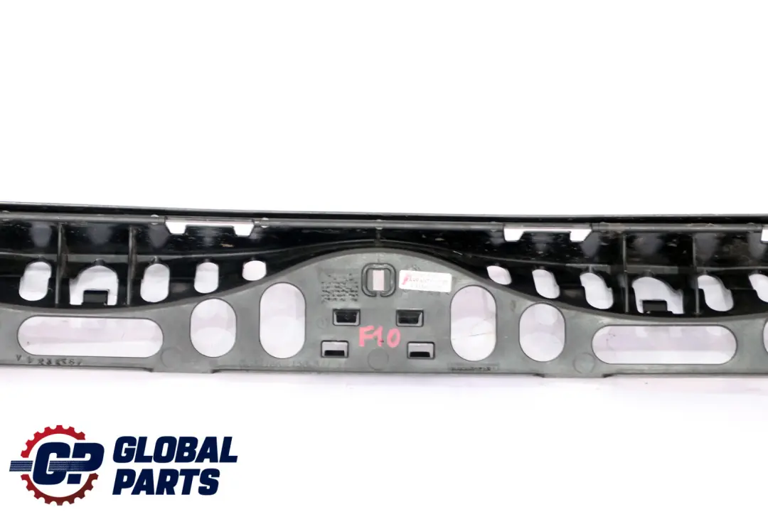 BMW F10 Guide Central Support De Montage Du Pare-chocs Arrière - SKU 7184766 - Numéro de pièce 7184766