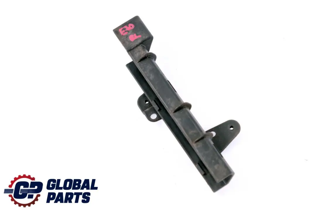 Puerta Soporte Ventana Guia Web Soporte Izquierda para BMW E70 con número de pieza 7185219 BMW E70 Puerta Soporte Ventana Guia Web Soporte Izquierda - SKU 7185219 - Número de pieza 7185219