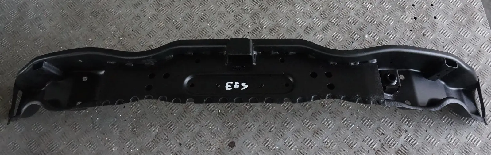 BMW 6 Series 1 E63 E64 Nosič Zadného Nárazníka Priečnik 7008835
