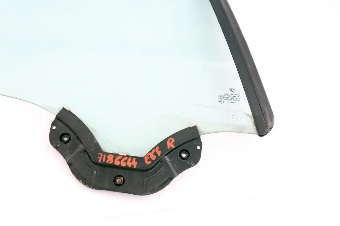 6er E64 Seitenscheibenglas grün hinten rechts AS2 für BMW mit Teilenummer 7186644 BMW 6er E64 Seitenscheibenglas grün hinten rechts AS2 - SKU 7186644 - Teilenummer 7186644