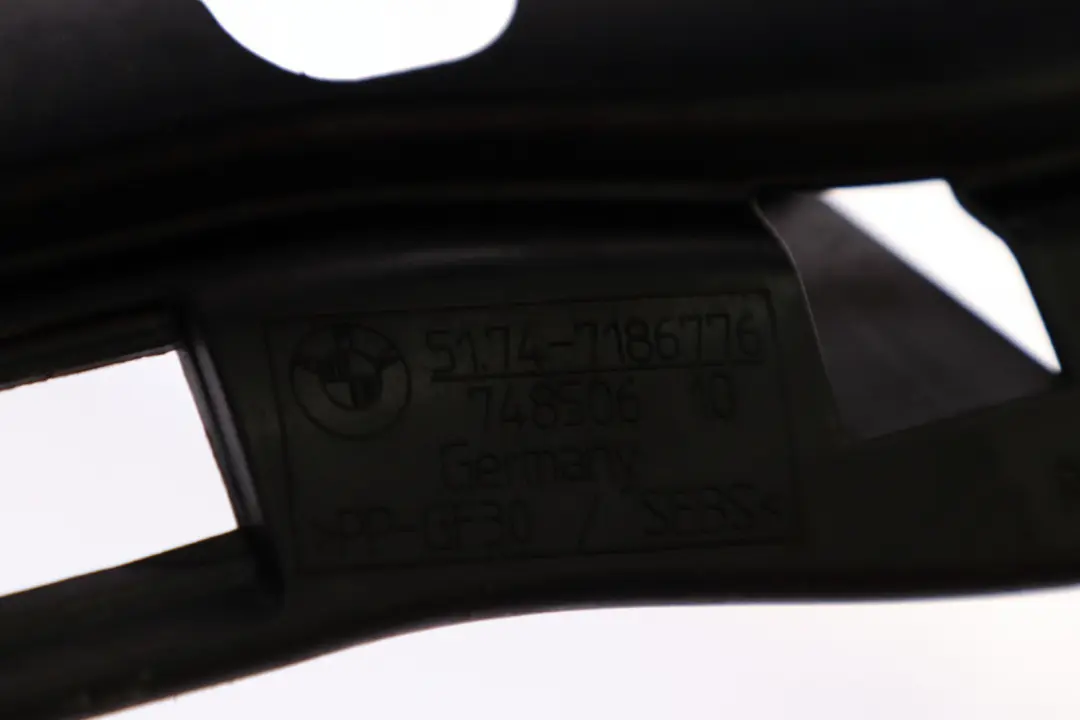 Aleta de aire BMW E90 E91 E92 E93 LCI Panel frontal conducto de aire para con número de pieza 7186776 Aleta de aire BMW E90 E91 E92 E93 LCI Panel frontal conducto de aire - SKU 7186776 - Número de pieza 7186776