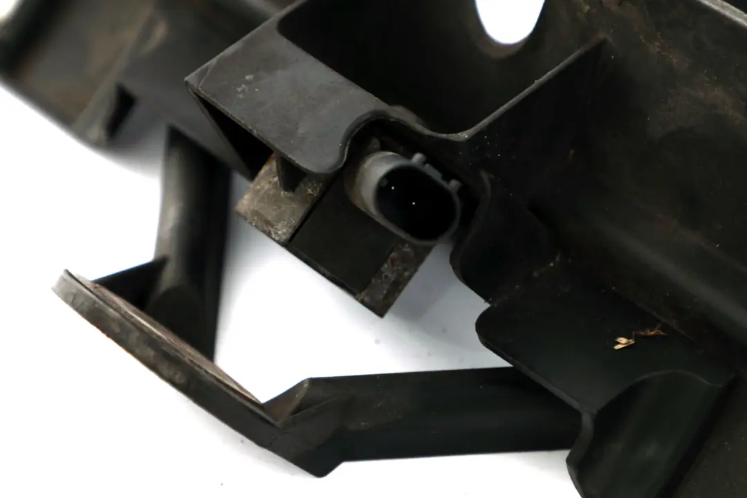 Kierownica Powietrza Żaluzja Wlot Przedni do BMW E90 E91 E92 E93 LCI o numerze 7186776 BMW E90 E91 E92 E93 LCI Kierownica Powietrza Żaluzja Wlot Przedni - SKU 7186776 - Numer Części 7186776