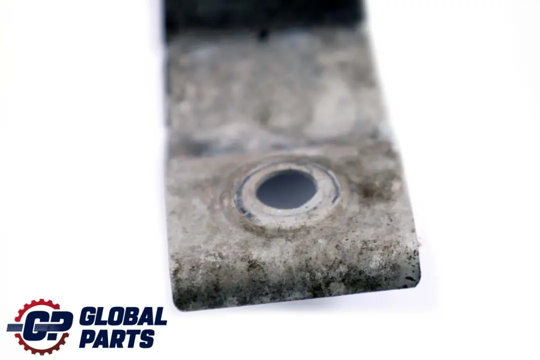 Shackle Support Splash Shield Bracket to BMW 5 7 Series F01 F02 F10 F11 with Part number 7188405 BMW 5 7 Series F01 F02 F10 F11 Shackle Support Splash Shield Bracket - SKU 7188405 - Part number 7188405