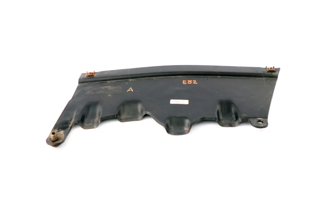 Copertura Gancio Traino Inferiore Posteriore Pannello per BMW E82 E88 con numero di parte 7188598 BMW E82 E88 Copertura Gancio Traino Inferiore Posteriore Pannello - SKU 7188598 - Numero di parte 7188598