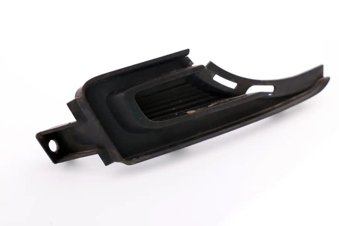 Paraurti Anteriore Inferiore Griglia Chiusa Destra per Mini Cooper R55 R56 R57 con numero di parte 7188606 Mini Cooper R55 R56 R57 Paraurti Anteriore Inferiore Griglia Chiusa Destra - SKU 7188606 - Numero di parte 7188606