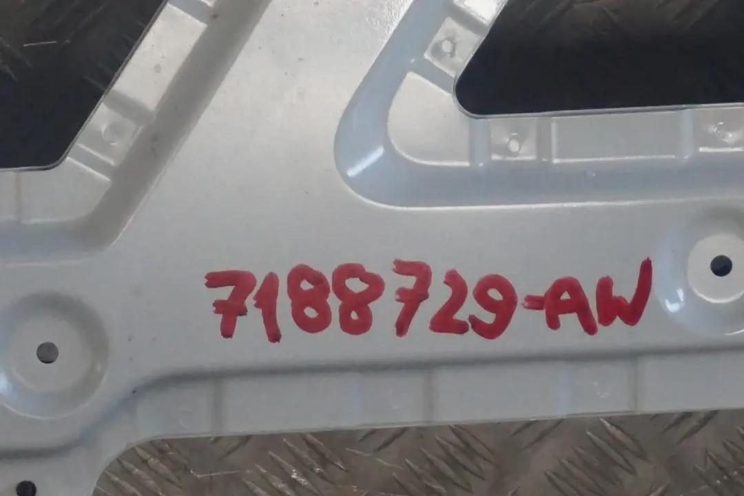 Pokrywa osłona przykrycie dachu dach do BMW E88 o numerze 7188729 BMW E88 Pokrywa osłona przykrycie dachu dach - SKU 7188729-AW - Numer Części 7188729