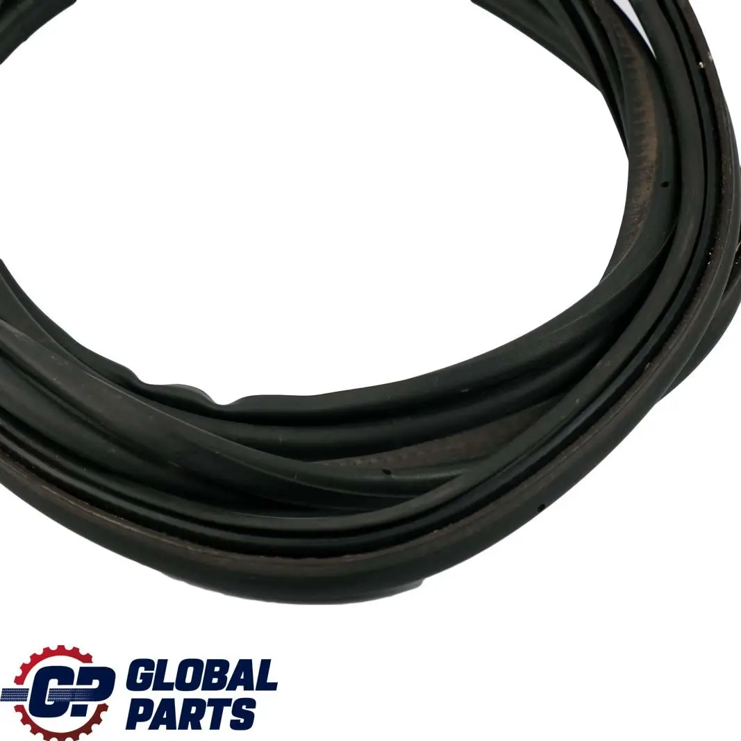 Coperchio Bagagliaio Portellone Boot Guarnizione Protezione Bordo Gomma per BMW E81 con numero di parte 7190346 BMW E81 Coperchio Bagagliaio Portellone Boot Guarnizione Protezione Bordo Gomma - SKU 7190346 - Numero di parte 7190346